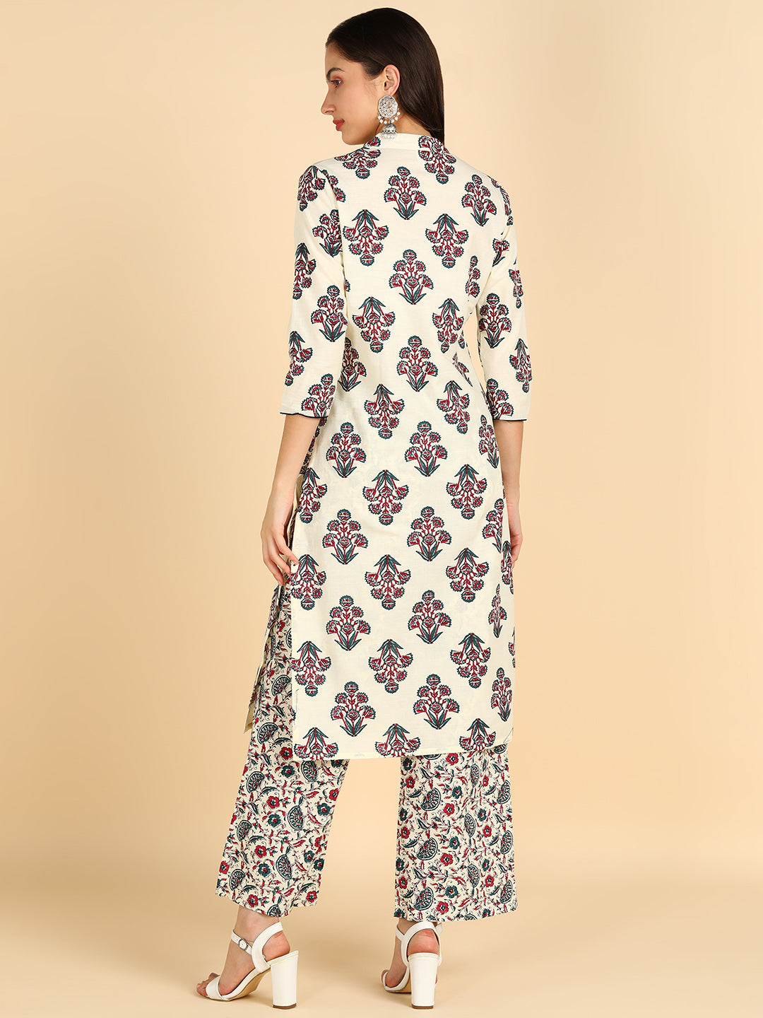 Women Off White Floral Printed Pure Cotton Kurta Set