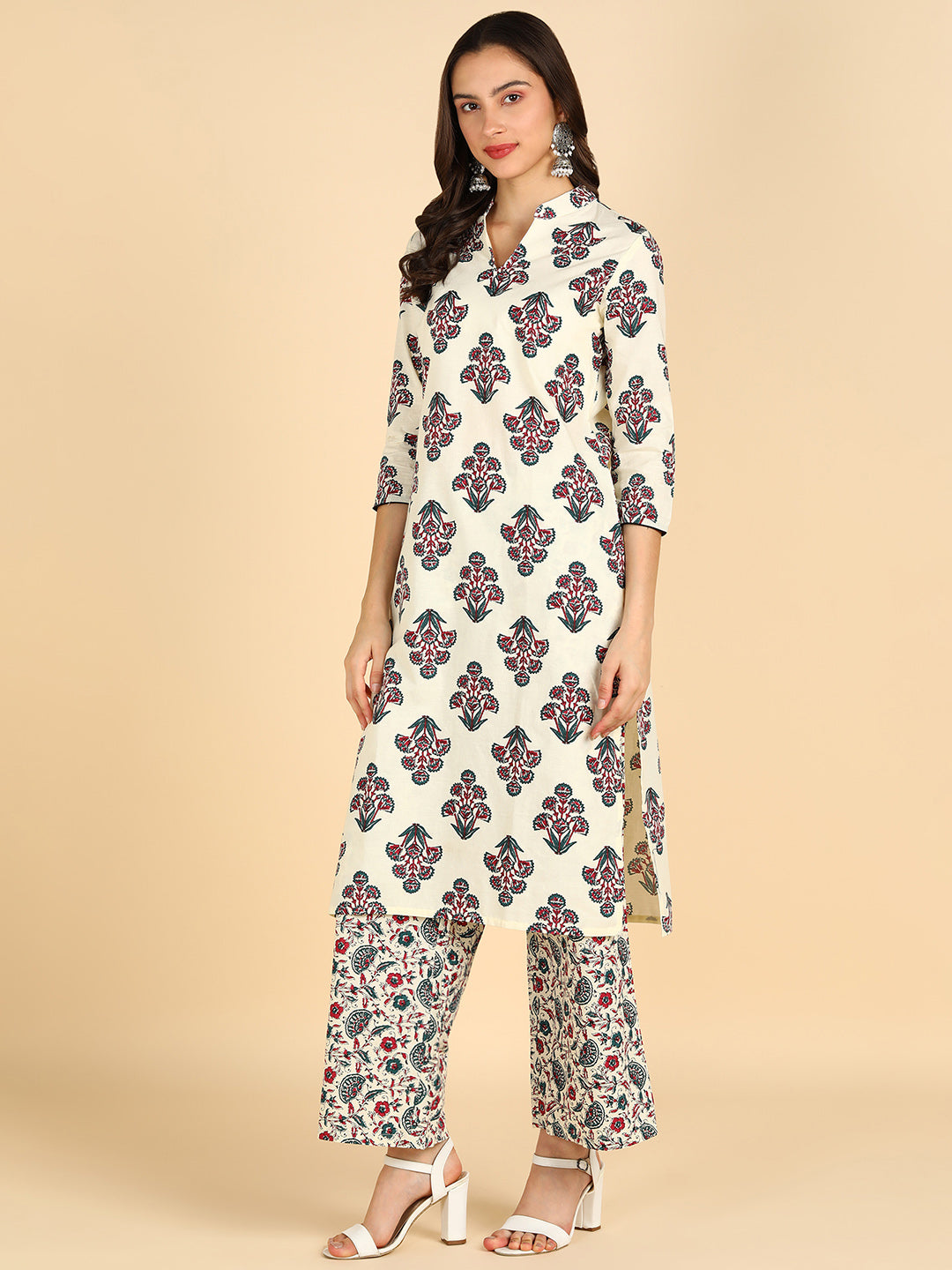 Women Off White Floral Printed Pure Cotton Kurta Set