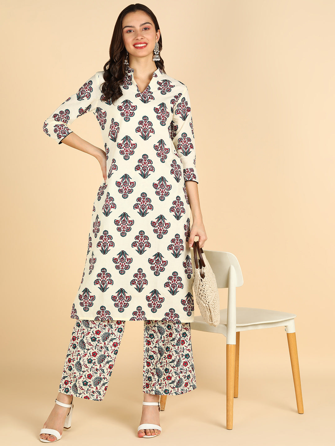 Women Off White Floral Printed Pure Cotton Kurta Set