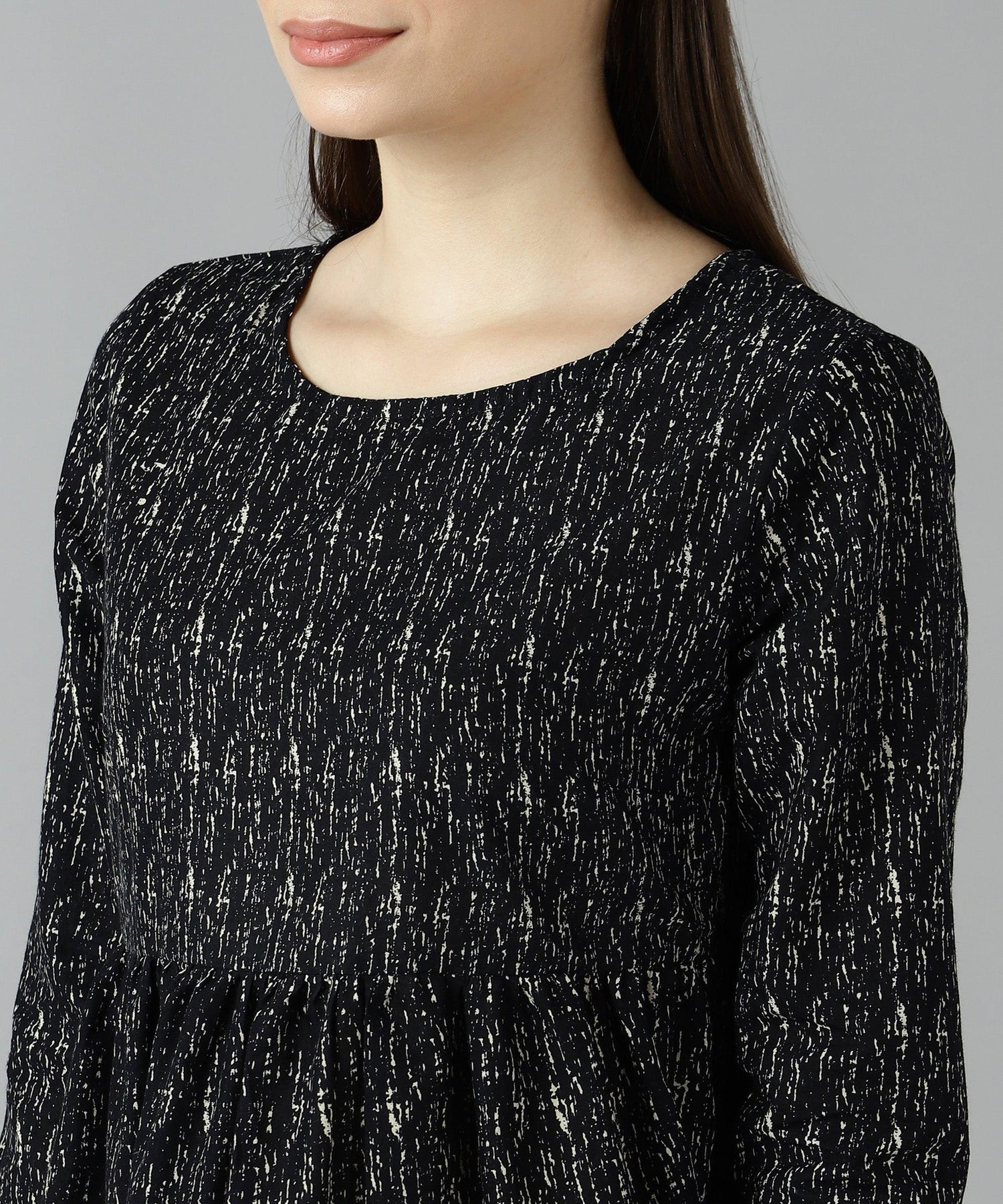 Znx Women Leaf Border Printed Black Top - Znxclothing