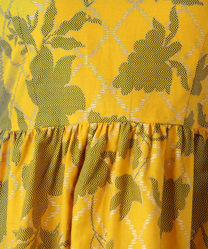 Znx Women Yellow Gold Printed Top - Znxclothing